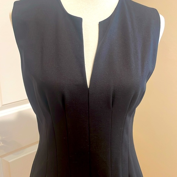 Kate Spade: V-neck Ponte Sleeveless Dress - Black - Size 10 - Picture 2 of 9